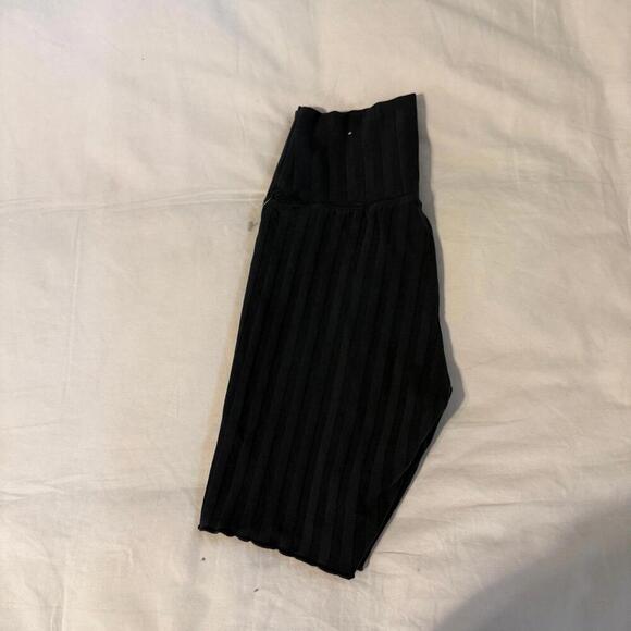 Offline by Aerie  athletic ribbed biker shorts and Sports bra - Picture 5 of 9